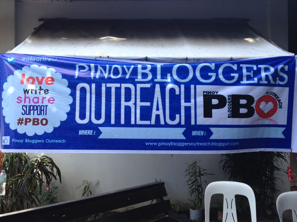 pbo-gives-love-to-the-grannies-of-bahay-ni-maria (2)